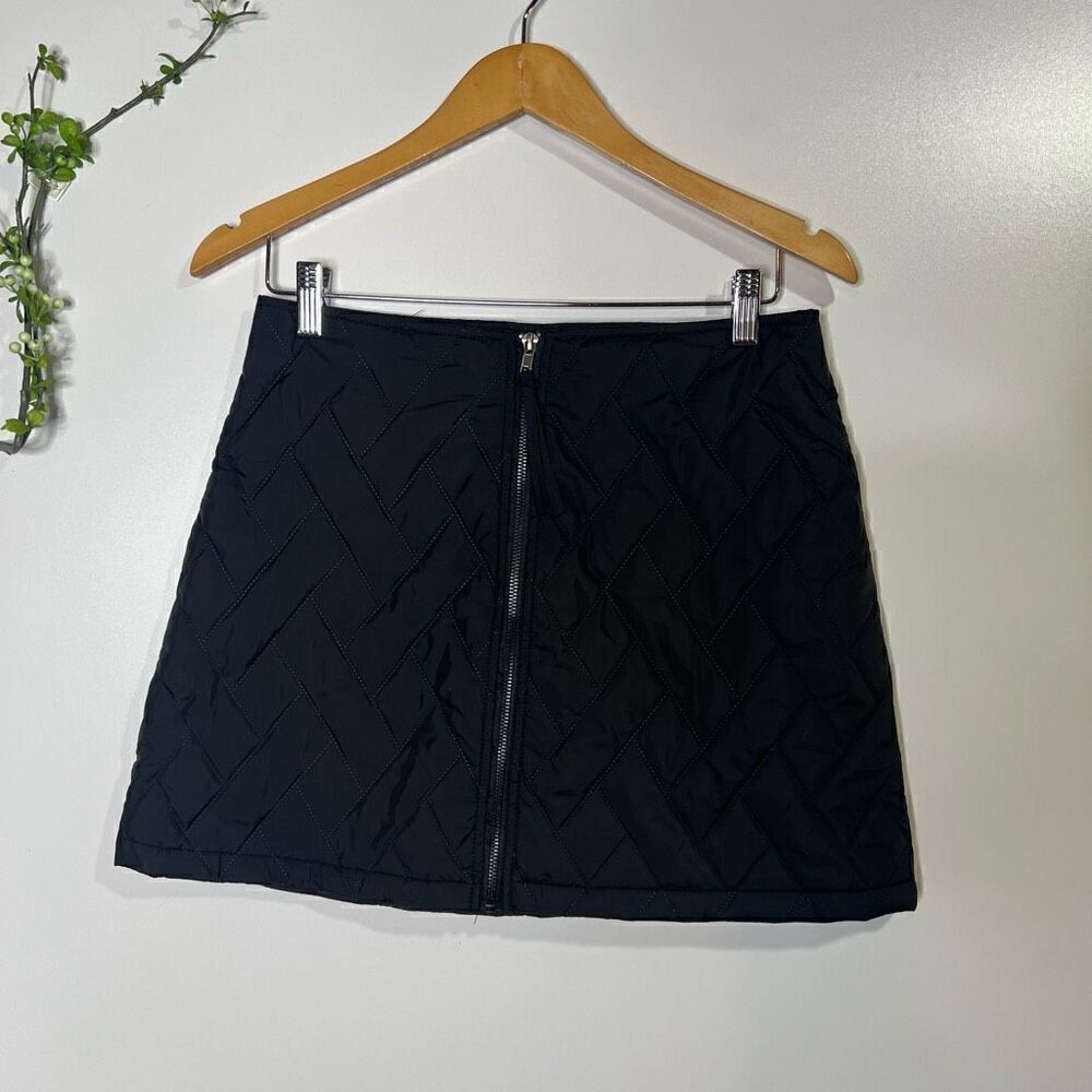 Steve Madden Black Quilted WarmβMini Skirt FrontβZip